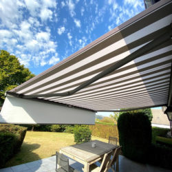 Isol&Plus - Installation protection solaire – banne solaire avec volant-plus