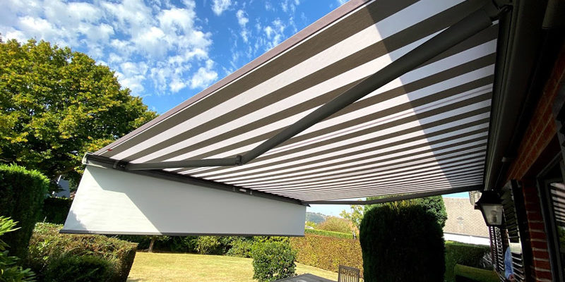 Isol&Plus - Installation protection solaire – banne solaire avec volant-plus