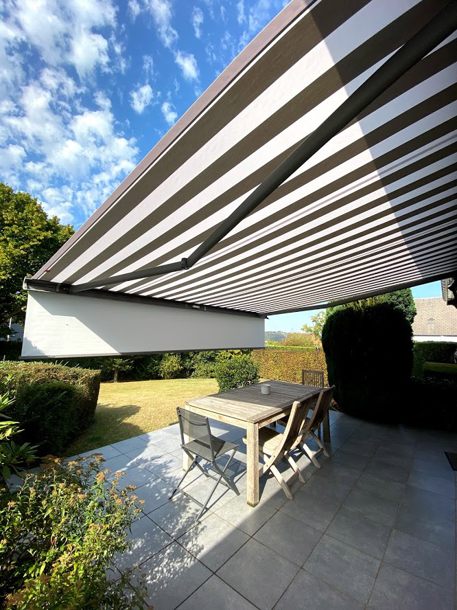 Isol&Plus - Installation protection solaire – banne solaire avec volant-plus