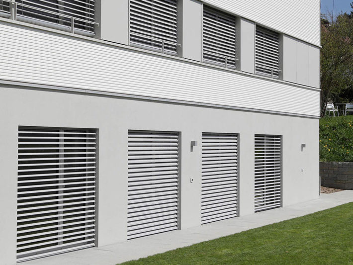 Isol&Plus - Les volets brise-soleil orientables sont une solution adaptée pour protéger votre maison contre la chaleur et gérer le degré d’ensoleillement de vos pièces