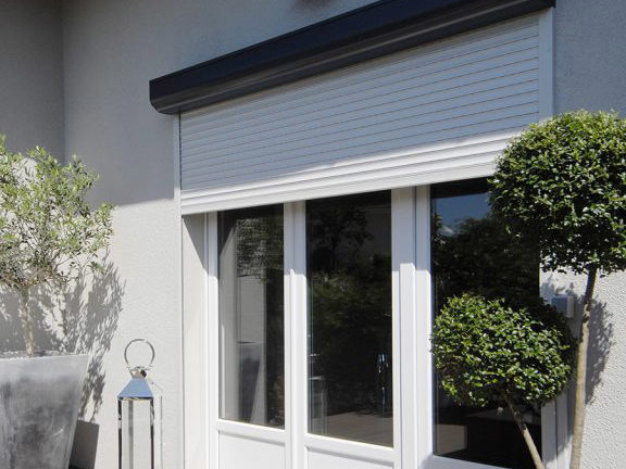 Isol&Plus - Des volets roulants traditionnels ou solaire sur mesure de haute qualité
