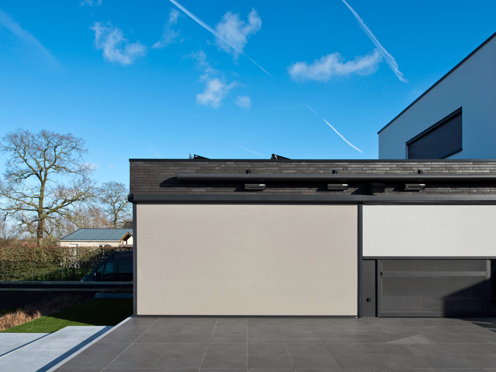 Isol&Plus - Pour réduire l’ensoleillement et lutter contre la chaleur au sein de votre maison, il existe une solution au succès grandissant, les screens solaires