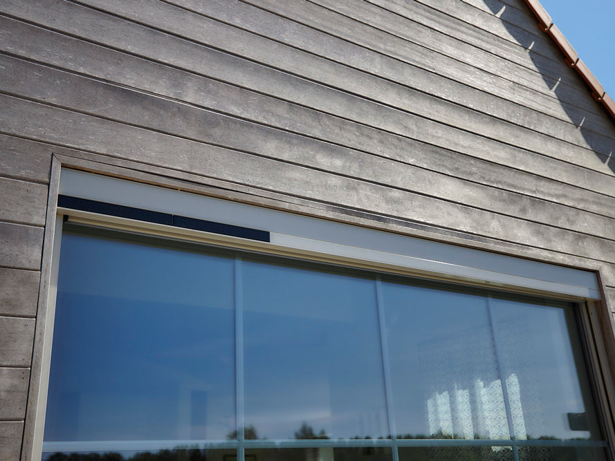 Isol&Plus - Pour réduire l’ensoleillement et lutter contre la chaleur au sein de votre maison, il existe une solution au succès grandissant, les screens solaires