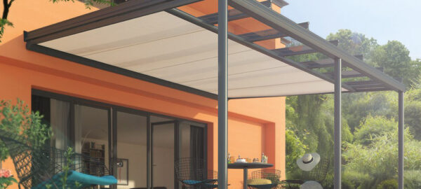 Isol&Plus - pergola en aluminium noir avec toile rétractable