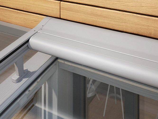 Isol&Plus - Notre entreprise située à Namur vous propose deux grandes sortes de protection solaire : le store de véranda sous toit et le store de véranda sur toiture