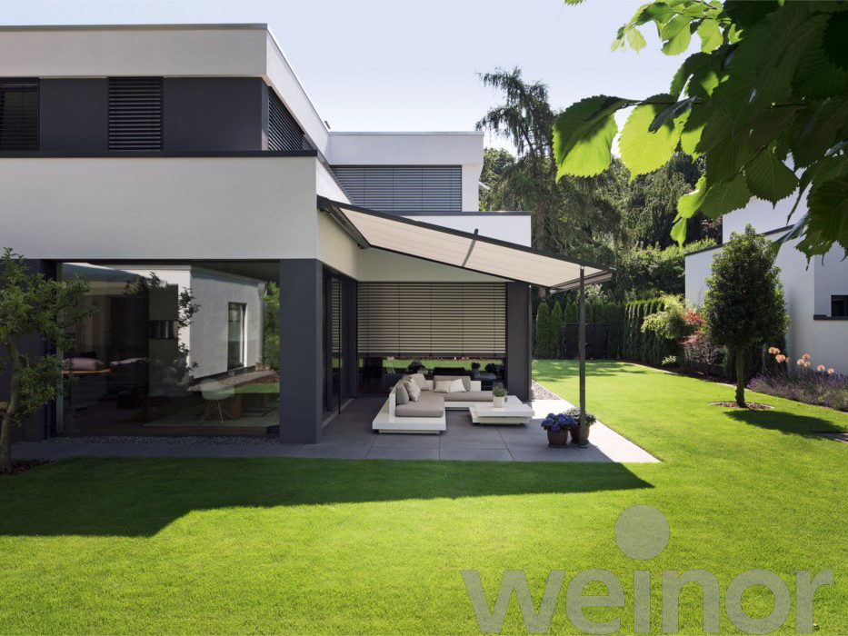 Isol&Plus - Pour faire de votre terrasse ou de votre balcon un lieu protégé en toute saison, les stores à structure fixe sont l’idéal